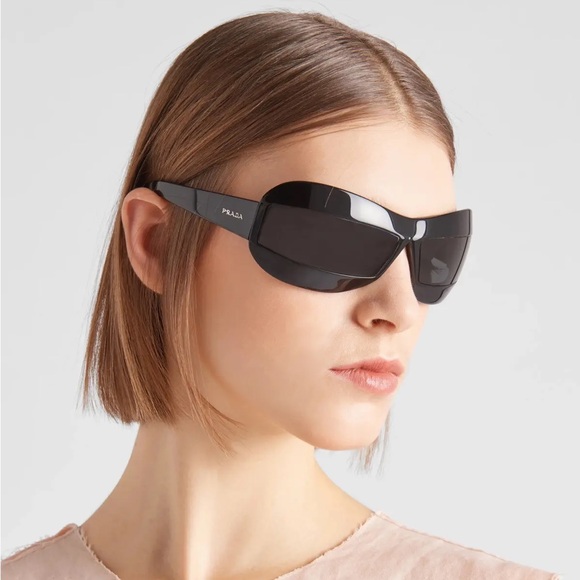 New Authentic Prada Runway SPR30Y-1AB-5S0 120 3N Sunglasses-Black - Picture 6 of 15